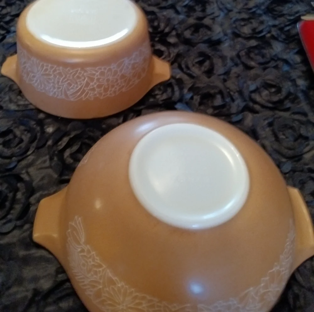 Tan Color Pyrex - Picture 1 of 4